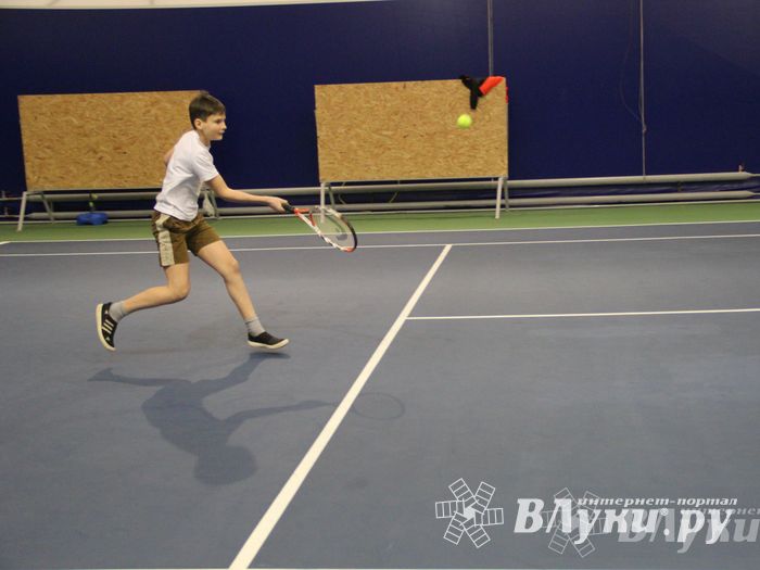 В Великих Луках прошло Первенство по большому теннису (фото)