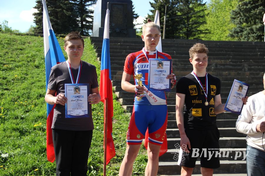 В Великих Луках чествовали лучших велосипедистов (ФОТО)