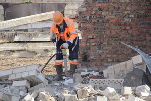 Расчистка местности для строительства путепровода в Великих Луках продолжается (ФОТО)