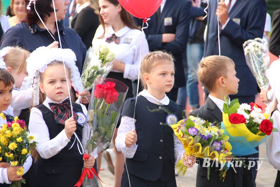 В Великих Луках открыли новый корпус школы №6 (ФОТО)