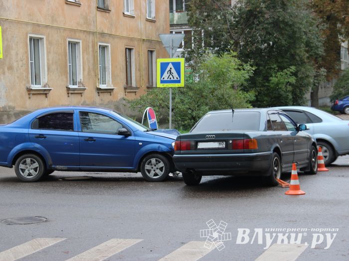 В ДТП на Ставского едва не пострадал ребёнок (ФОТО)
