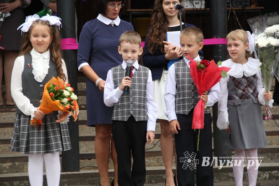 Школа №12 встретила День знаний (фото)