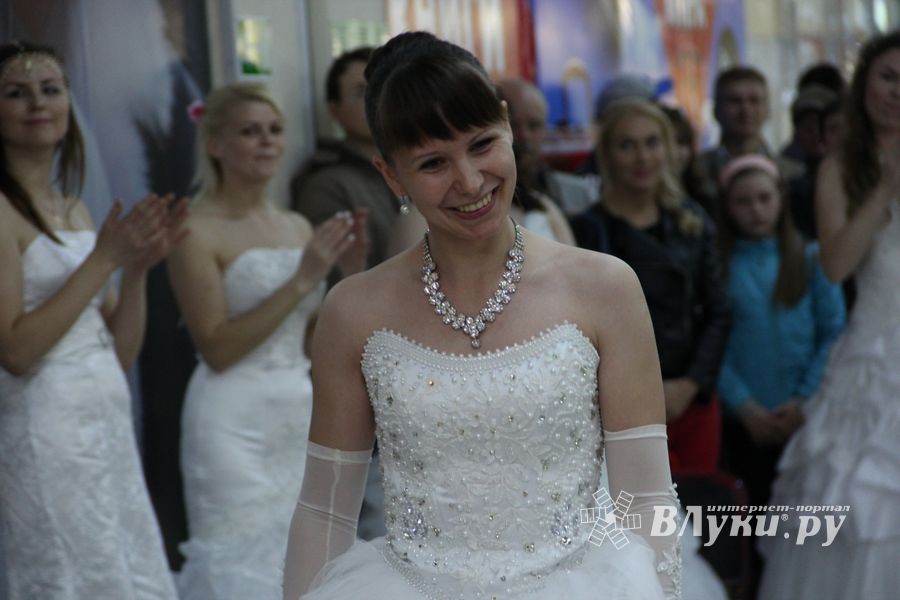 В Великих Луках бегали невесты (ФОТО)