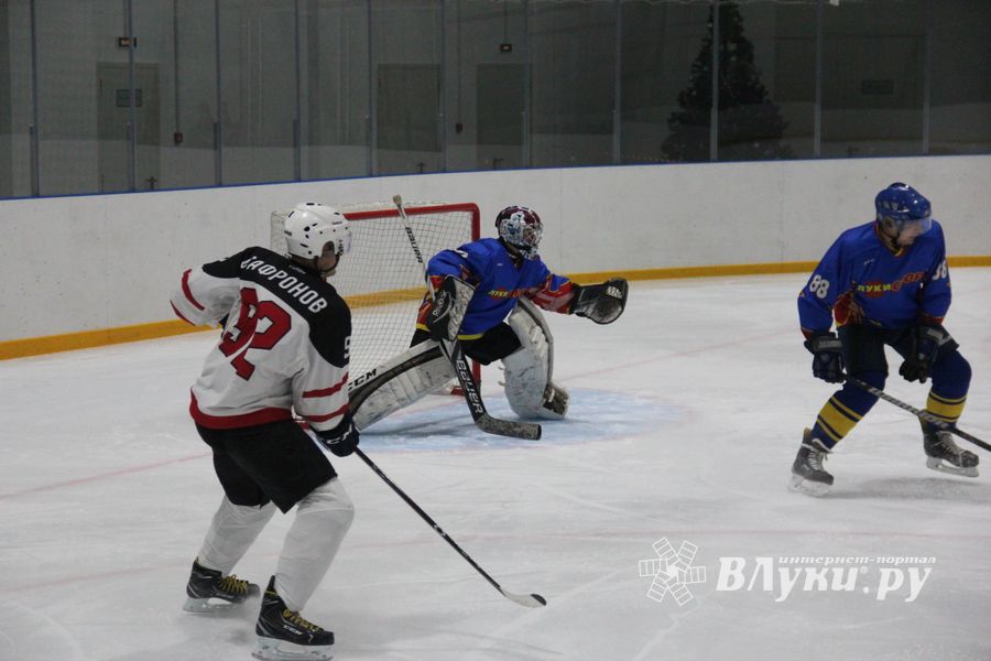 ХК «ЛукиСпорт» разгромила команду Невеля (ФОТО)