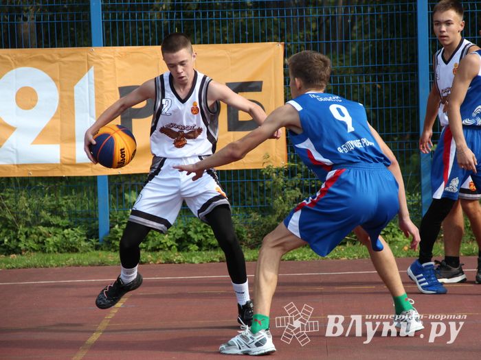 В Великих Луках прошли региональные соревнования «Оранжевый мяч» (ФОТО)