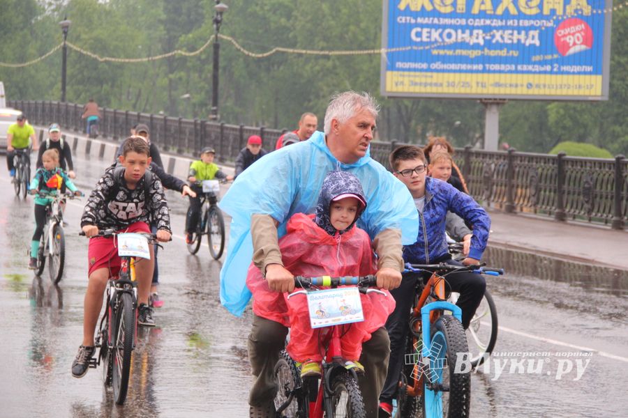 Зигзаг здоровья выполнили великолукские велосипедисты (ФОТО)