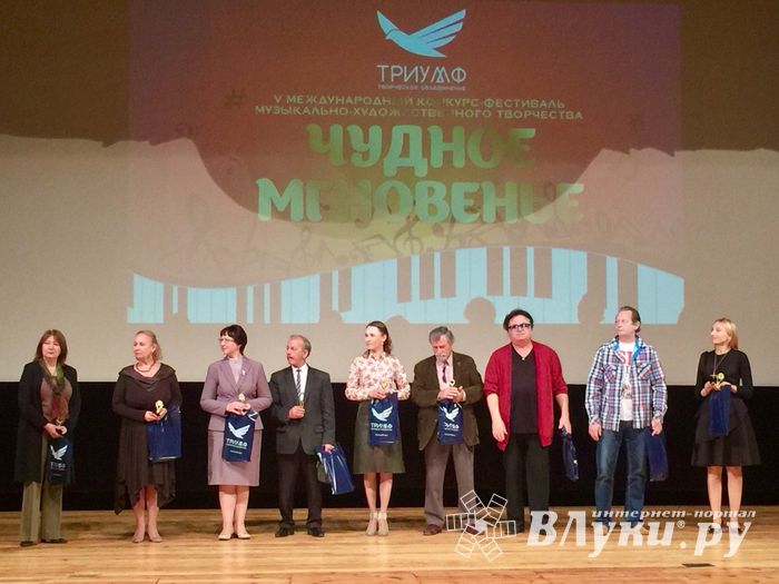 В Международном арт-пленэре «Чудное мгновенье» в Пушкинских Горах учатвуют воспитанники великолукского детского сада (ФОТО)