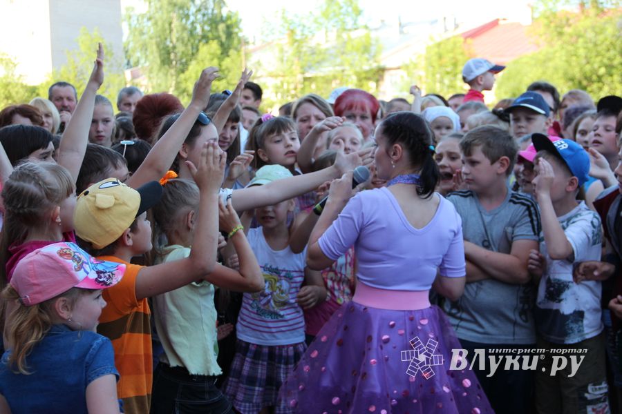В Великих Луках прошел «День защиты детей» (ФОТО)