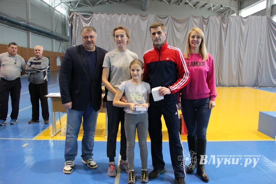 Семейные соревнования «Папа, мама, я – спортивная семья» прошли в Великих Луках (ФОТО)