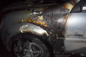 В Пскове горел автомобиль (ФОТО)