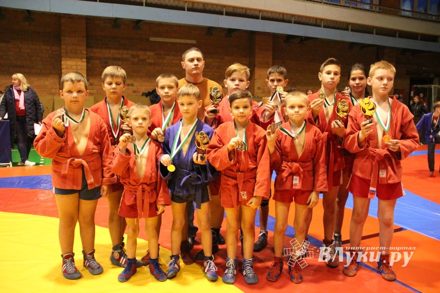 Великолучане завоевали награды турнира по самбо «Память» (ФОТО)