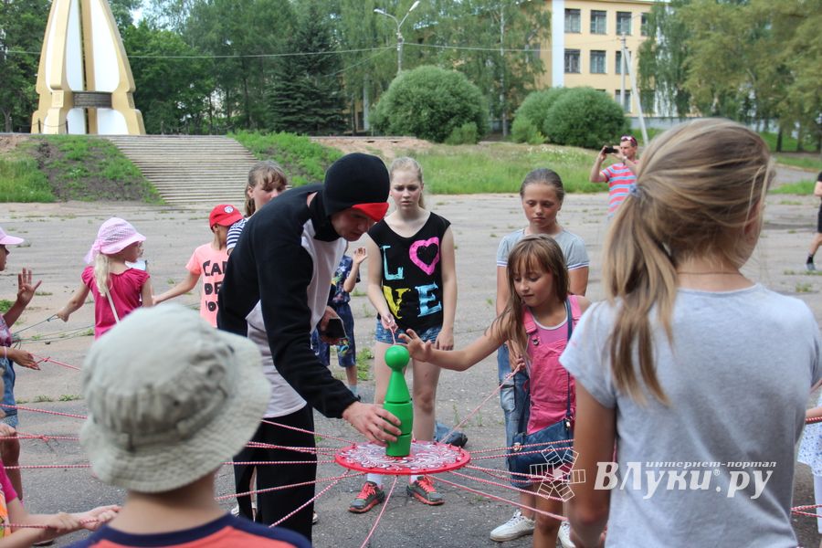 В городском парке Великих Лук прошёл День мороженого