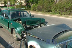 В Великих Луках столкнулись Ауди и ГАЗ