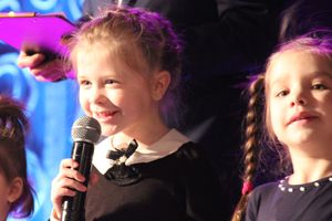 Юные артисты ГДК им. Ленина поздравили мам с праздником (ФОТО)