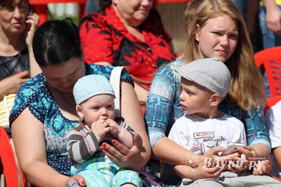 В Великих Луках отмечают День защиты детей 