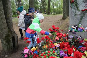 Великолучане почтили память героев Великой Отечественной (ФОТО)