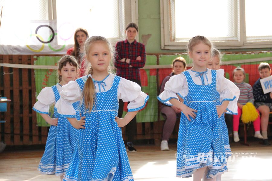В Великих Луках проходят спортивные соревнования среди дошколят «Юные олимпионики» (ФОТО)