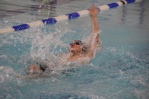 В Великолукском Айсберге прошли соревнования по плаванию на призы Деда Мороза (ФОТО)