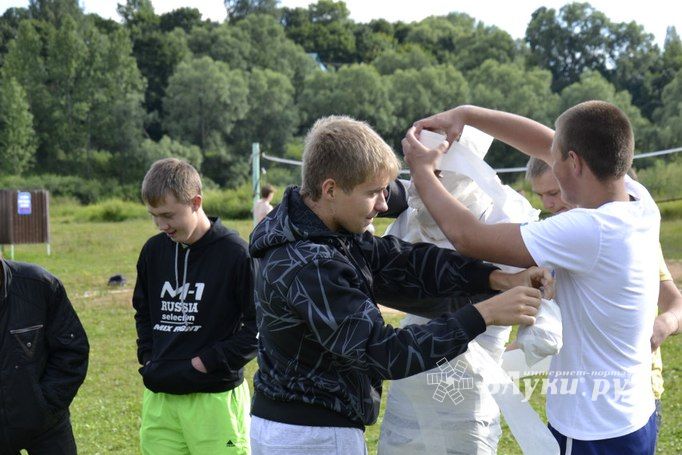 Прошла первая городская пляжная вечеринка «Выгуливаем КеДы»