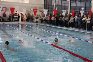 В Великолукском Айсберге прошли соревнования по плаванию на призы Деда Мороза (ФОТО)