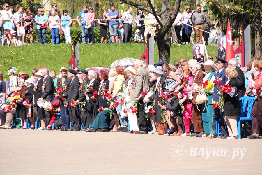 Великолучане отпраздновали День победы (ФОТО)