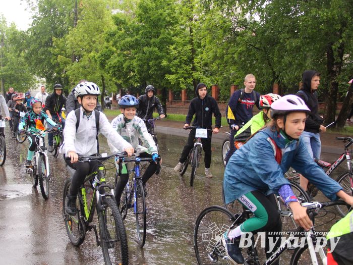 Зигзаг здоровья выполнили великолукские велосипедисты (ФОТО)