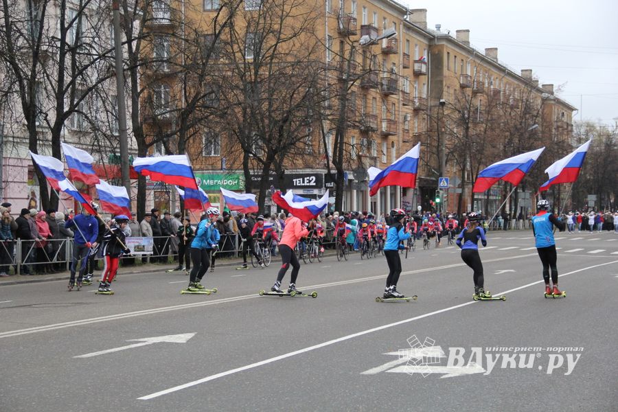 Великие Луки отметили День народного единства (фоторепортаж)