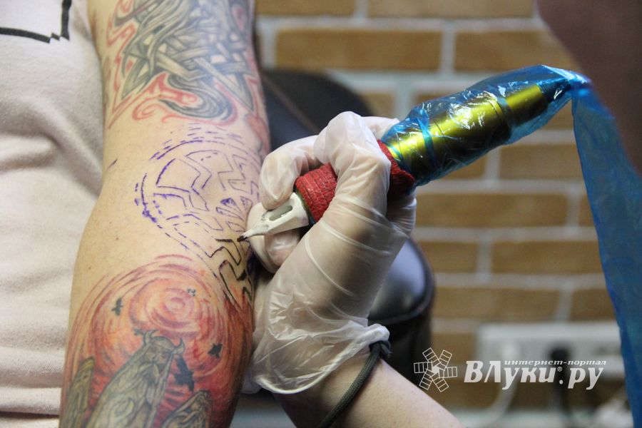 Великолучане нашли оригинальный способ признаться в любви