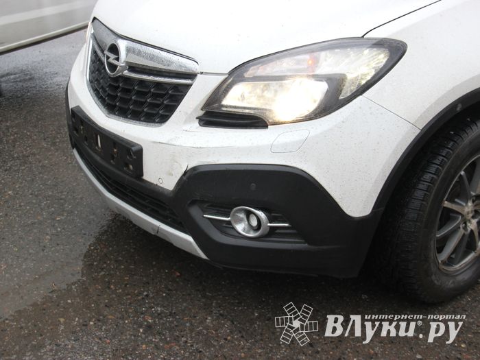 ДТП на проспекте Гагарина в Великих Луках (ФОТО)