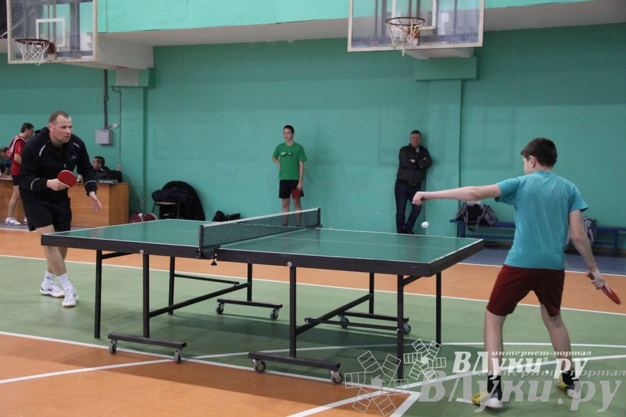 В Великих Луках прошло Первенство города по настольному теннису (фото)