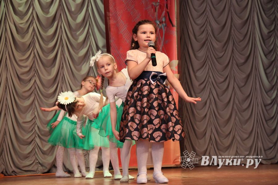 В Великих Луках прошёл «Танцевальный круговорот» для самых юных танцоров (ФОТО)