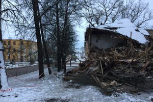 В Великих Луках сносят бараки (ФОТО)