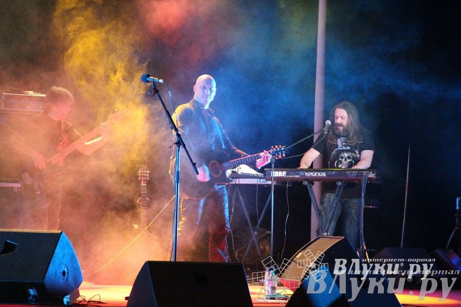 В Великих Луках состоялся концерт Дениса Майданова