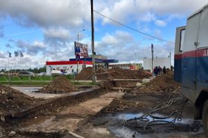 В Великих Луках перекрыта ул. Дружбы (ФОТО)