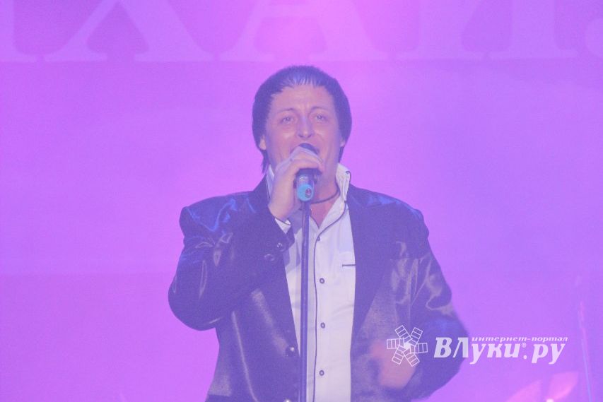 В ДК ЛК состоялся концерт Юрия Михайлова
