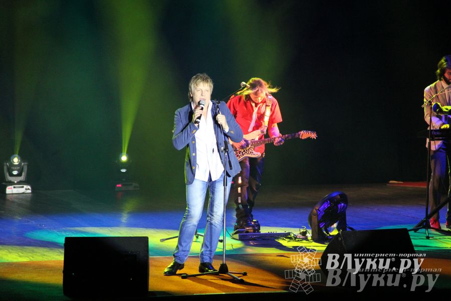 ДК ЛК Великие Луки: Две звезды в одном концерте (фото)