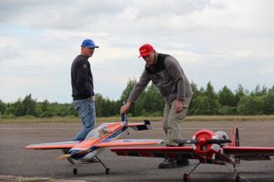 В Великих Луках проходит 7-й Фестиваль авиамодельного спорта (ФОТО)