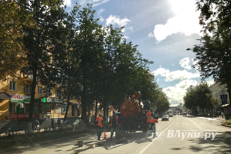 На пр-те Ленина затруднено движение автотранспорта (ФОТО)