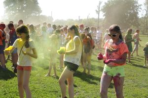 Яркие эмоции «ColorFest» в Великих Луках (ФОТО)