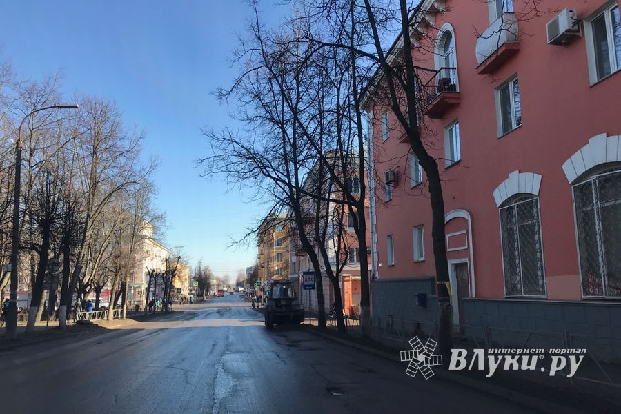 Проспект Октябрьский очищают от грязи (ФОТО)