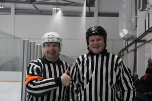 Две великолукские команды хоккеистов одержали победы в домашних матчах (ФОТО)