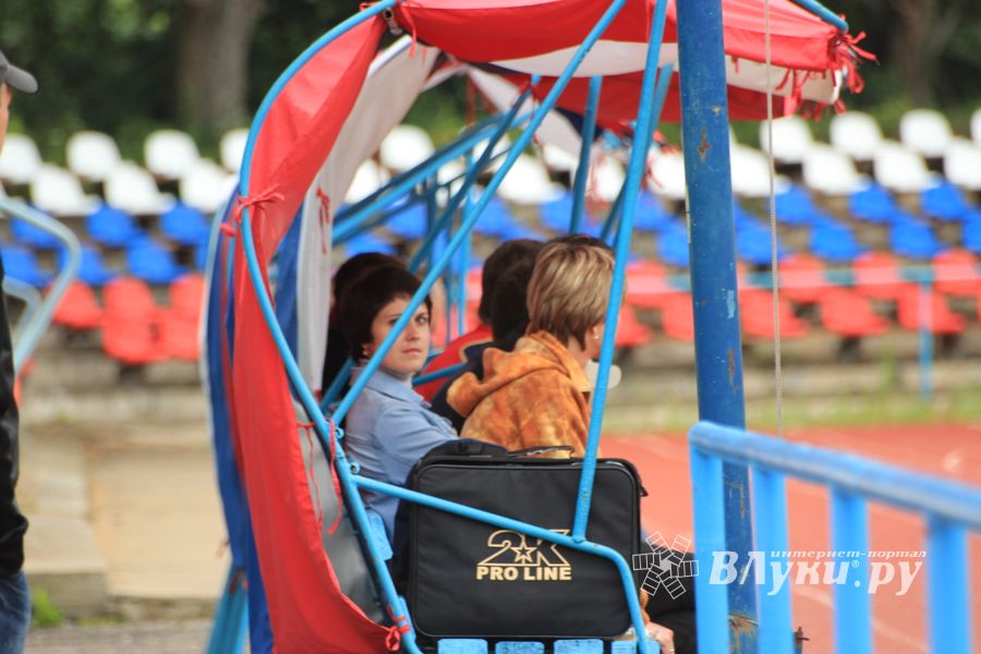 "Экспресс" (Великие Луки) - "Купол-ВДВ" (Псков)