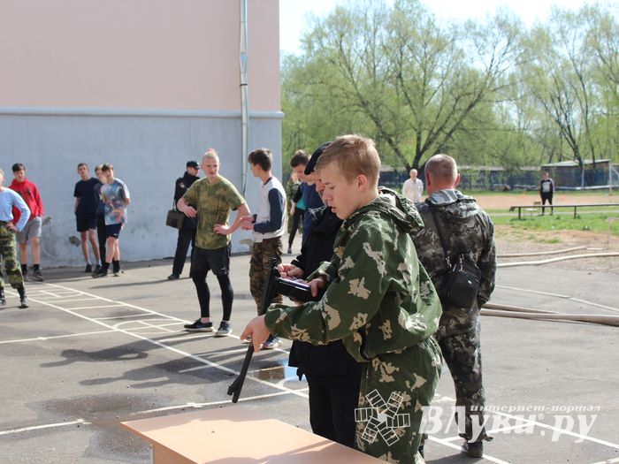 В Великих Луках спасали «заложников» (ФОТО)
