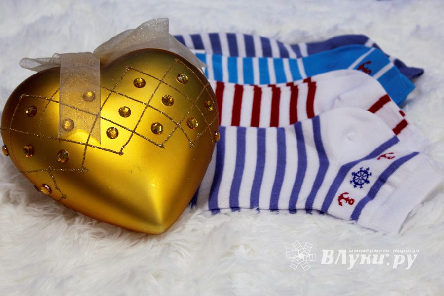 Пора покупать тёплые и яркие новогодние подарки (ФОТО)