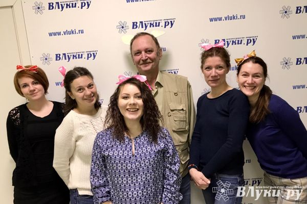 Интернет-портал ВЛуки.ру поздравляет с Международным женским днём!