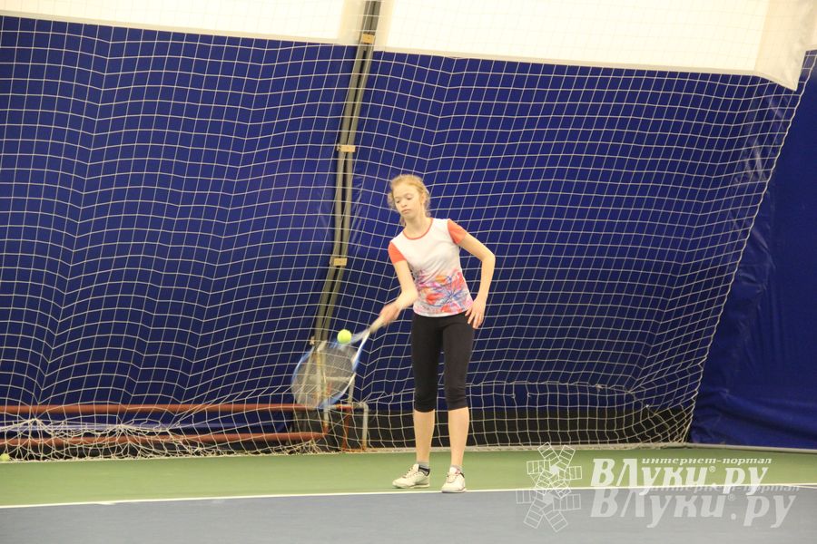 В Великих Луках прошло Первенство по большому теннису (фото)