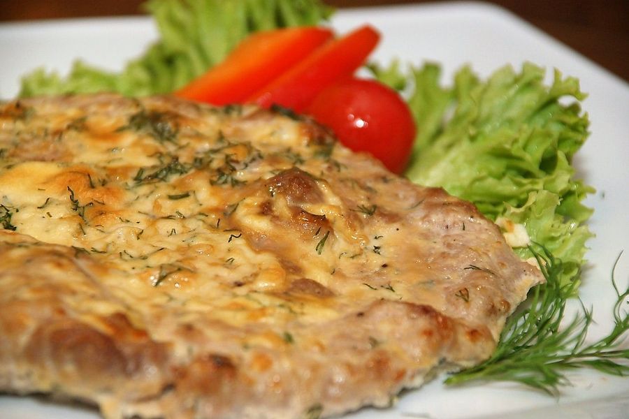 8 марта прекрасных дам приглашают в «Гости»  (ФОТО)