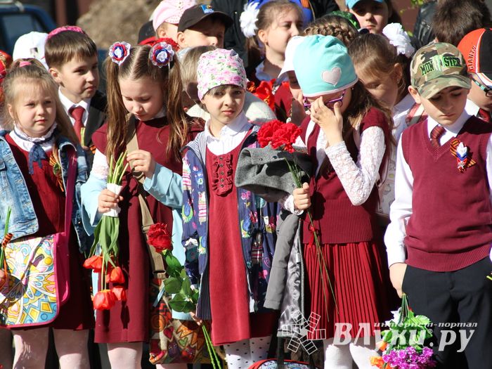 Юные великолучане почтили память бойцов Великой войны (ФОТО)