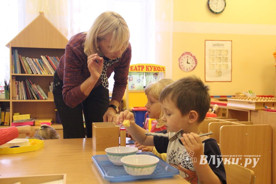 Воспитатели «Центра развития ребёнка» отмечают двойной праздник (ФОТО, ВИДЕО)