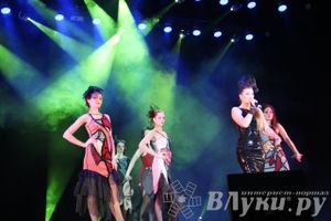 В Великих Луках состоялся сольный концерт певицы Цветаны